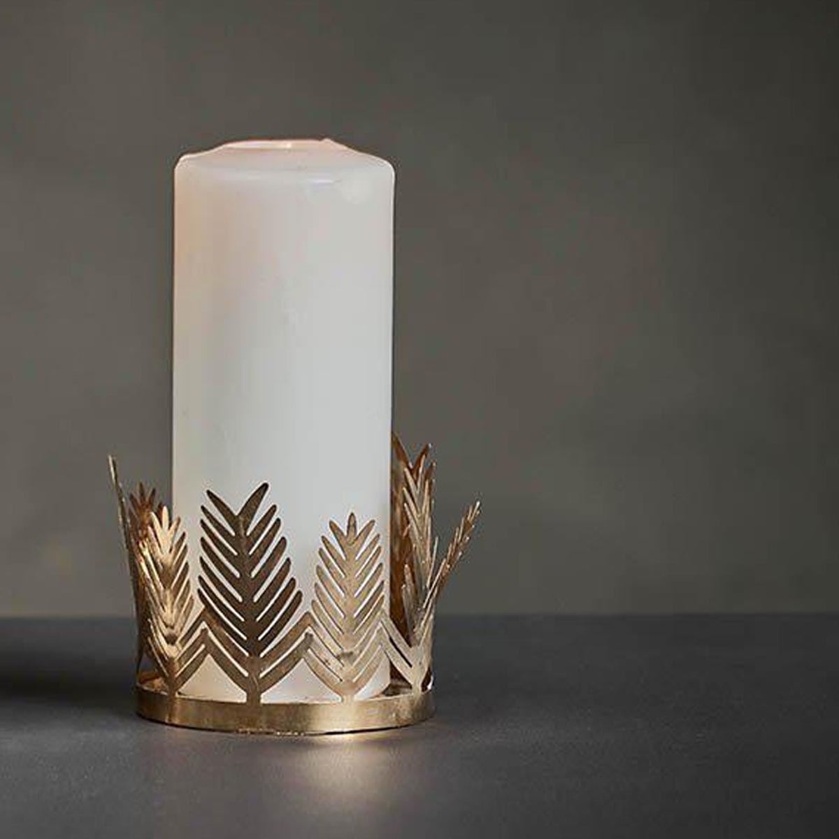 Tabwa Feather Candle Holder